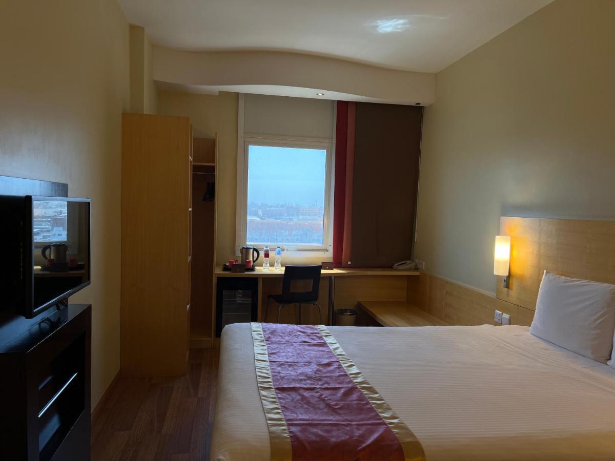 Ibis Yanbu Hotel Exterior photo