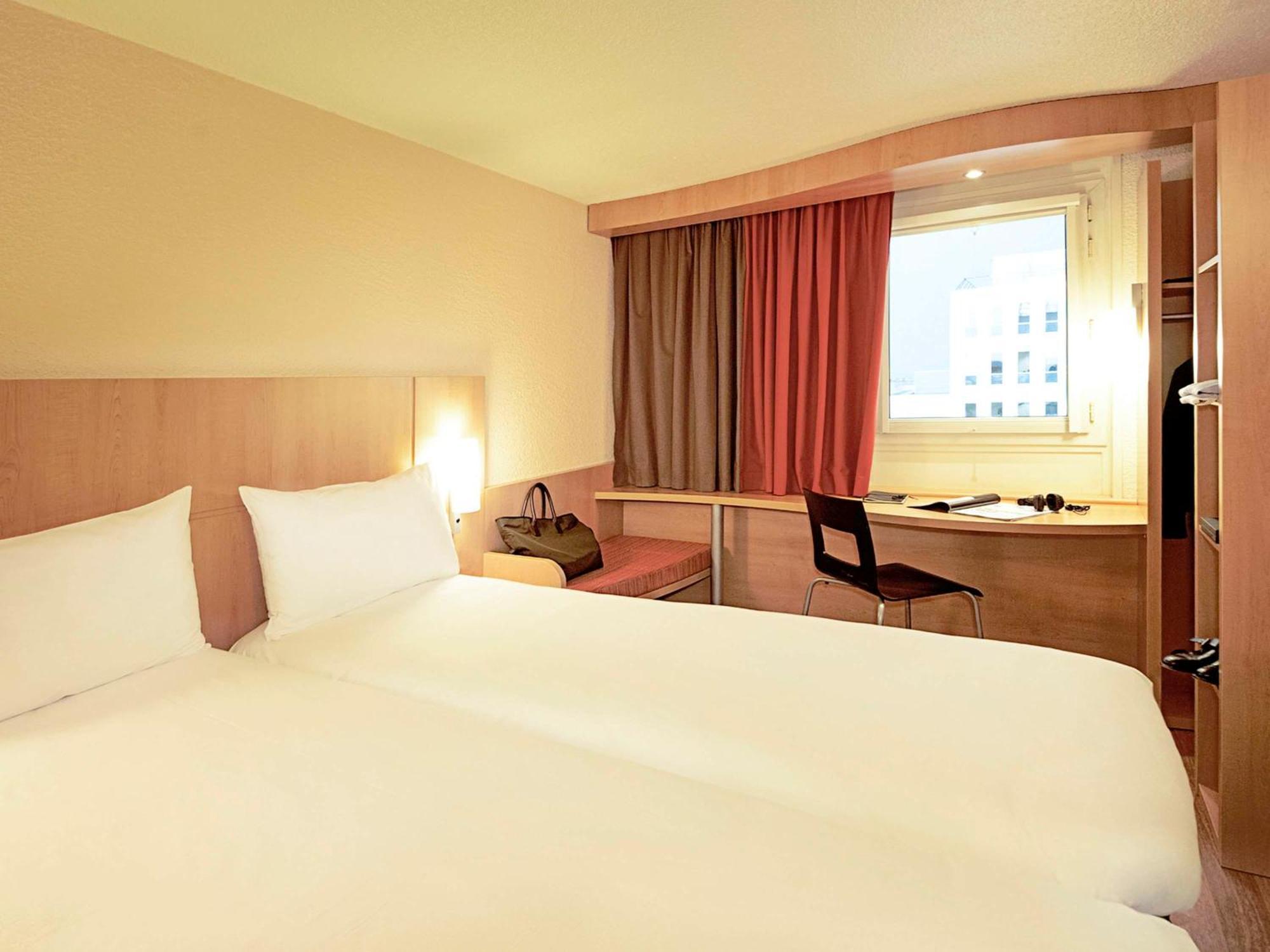 Ibis Yanbu Hotel Exterior photo
