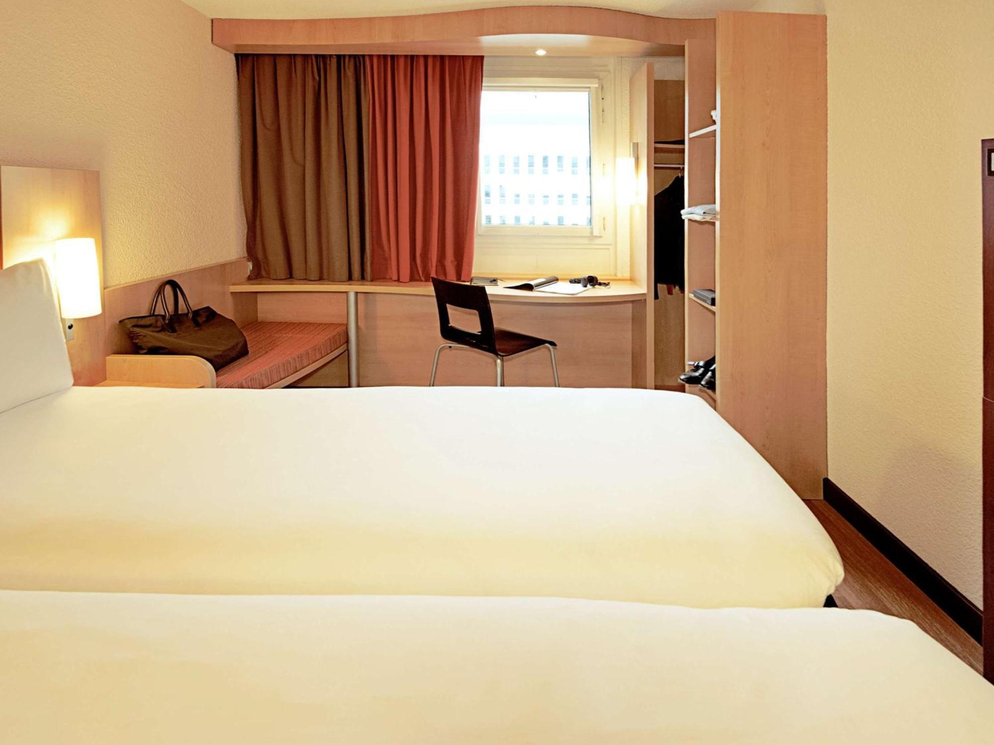 Ibis Yanbu Hotel Exterior photo