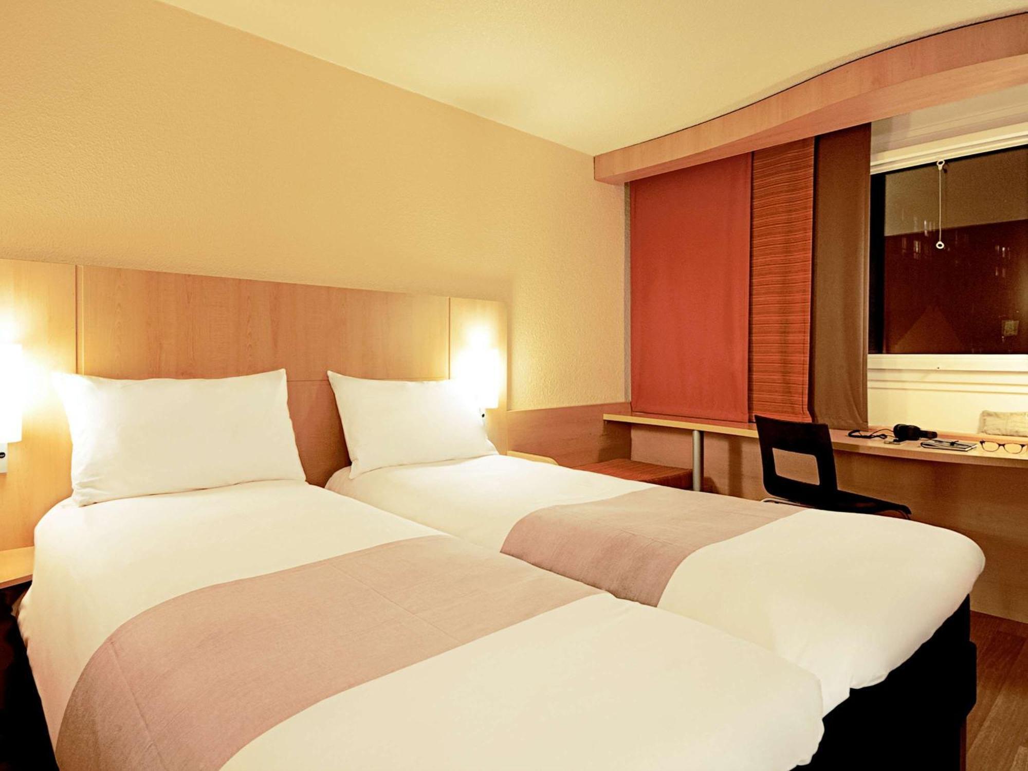 Ibis Yanbu Hotel Exterior photo